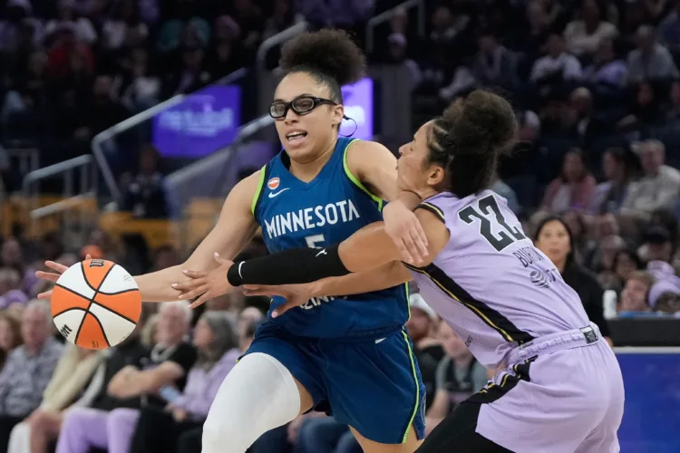Miles has 20 points before ankle injury, WNBA-best Lynx beat Valkyries